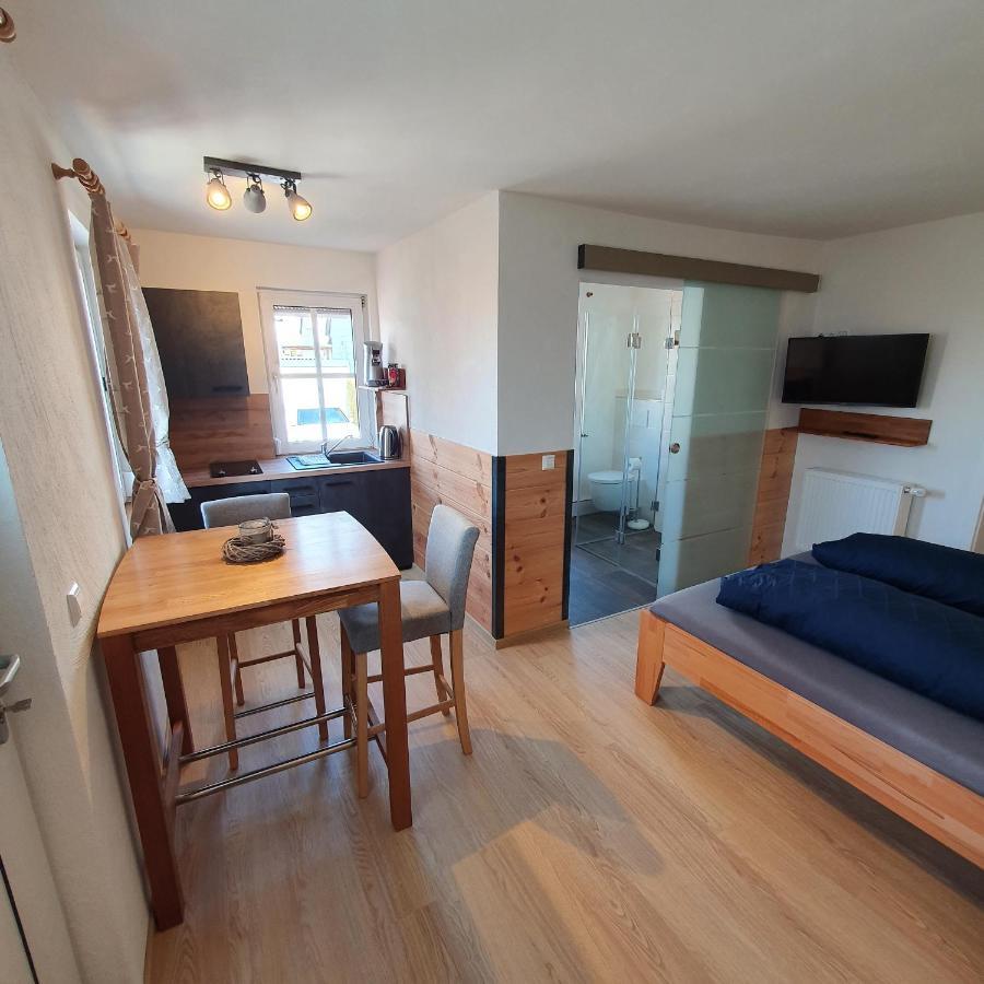 Alte Backstube - Ferienwohnung Huettenstube Und Ferienzimmer Auszeit Erkenbrechtsweiler Exterior foto