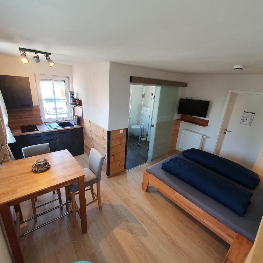 Alte Backstube - Ferienwohnung Huettenstube Und Ferienzimmer Auszeit Erkenbrechtsweiler Exterior foto